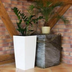 Prosperplast Kunststof Urbi Bloempot/plantenpot Met Binnenpot Wit 32 X 32 X 61 Cm - 21/49 Liter - Hoge Vierkante Bloempotten -Tuinwerk Verkoop 1200x1200 657