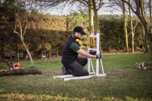 LOGOSOL Smart Holder - Zaagbok - Eenvoudig En Veilig Hout Zagen -Tuinwerk Verkoop 1200x799 50